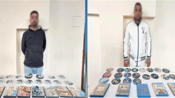 ضبط المتهمين بإدارة محلين لبيع اسطوانات الألعاب الإلكترونية المقلدة بالقاهرة