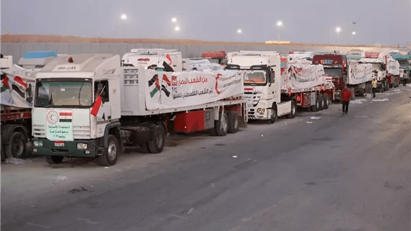 مصر تُغيث الأشقاء في قطاع غزة بقافلة مساعدات جديدة