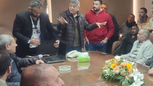 اجتماع طارئ مع تجار الأسماك لبحث البدائل الممكنة قبل نقل سوق دمياط اجتماع طارئ مع تجار الأسماك لبحث البدائل الممكنة قبل نقل سوق دمياط