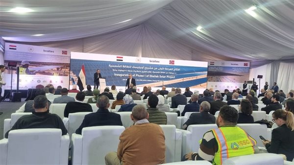 رئيس الوزراء يفتتح المرحلة الأولى من مشروع أوبيليسك للطاقة الشمسية
