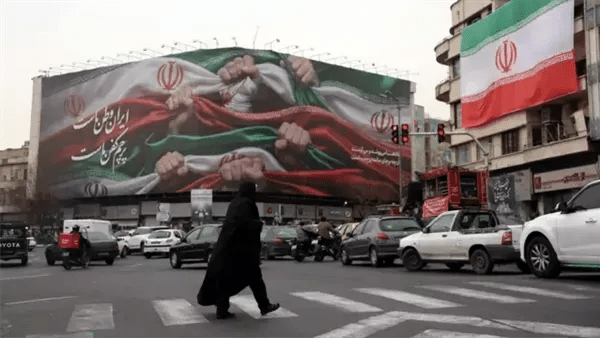 لماذا يتحفّظ الدبلوماسيون الغربيون على التنبؤ بقرب نهاية النظام الإيراني؟ 