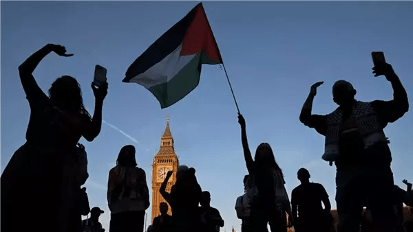 ناشطون مؤيدون لفلسطين ينهون إضرابهم في بريطانيا 