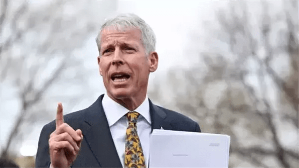 عاجل.. وزير الطاقة الأمريكى: مستعدون لبيع النفط الفنزويلى بسعر 45 دولارًا للبرميل