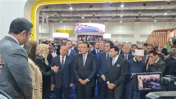 رئيس الوزراء يُسجل كلمة في جناح الأزهر بمعرض القاهرة الدولي للكتاب (صور)