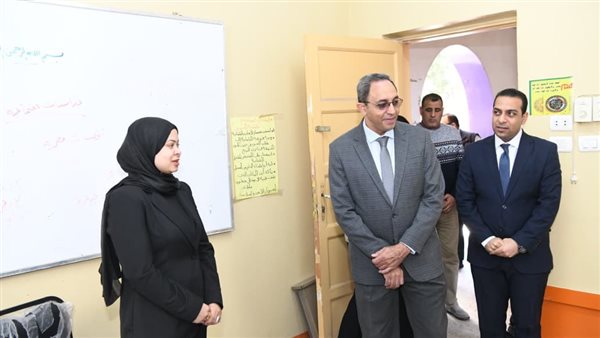 محافظ قنا يشدد على تفعيل قانون حماية الطفل وتكثيف حملات المرور الميداني