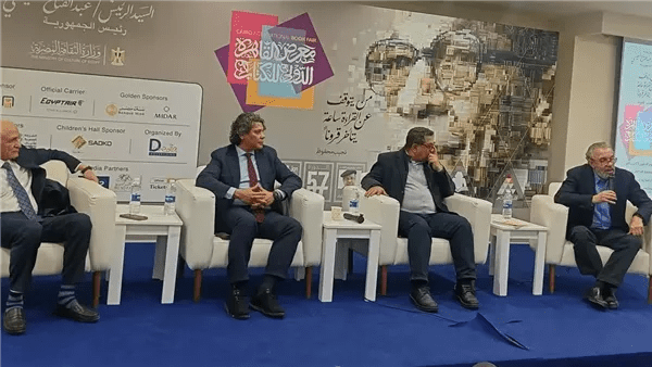 &laquo;كتاب وجوائز&raquo; يحتفي بـ وائل فاروق.. المثقف الذي تجاوز فكره ضفتي المتوسط