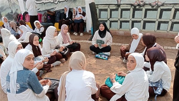 رائدة اجتماعية تكشف دور العمل الميداني في مواجهة ختان الإناث والعنف ضد المرأة
