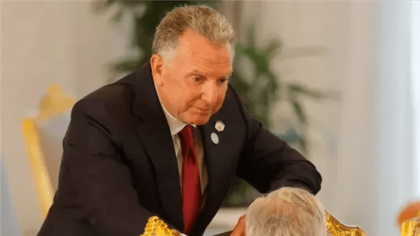 ويتكوف من حاملة الطائرات لينكولن: جاهزون للدفاع عن مصالحنا وردع الخصوم