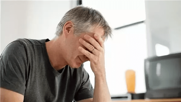 علامات تحذيرية يخبرك بها جسمك لا يجب تجاهلها