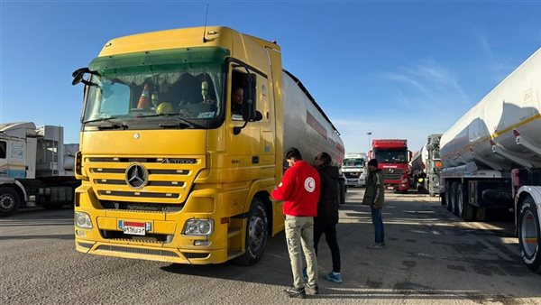 مصر تُغيث الأشقاء.. قافلة زاد العزة الـ139 تنطلق إلى قطاع غزة