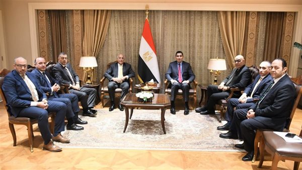 وفد من الزمالك يزور جوهر نبيل للتهنئة بتولي وزارة الرياضة 