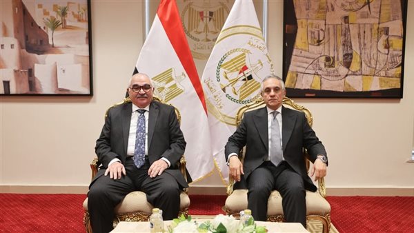 وزير العدل يستقبل رئيس هيئة قضايا الدولة لتهنئته بتولي مهام منصبه (صور)