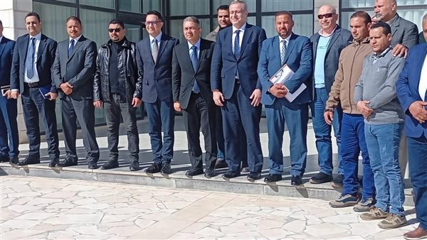 سفير مصر في الأردن يتفقد أحوال الجالية المصرية بمحافظة الكرك