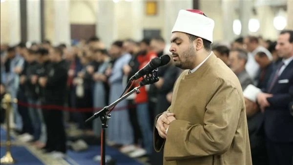 موعد العشاء اليوم الخميس 26-2-2026 في القاهرة والجيزة