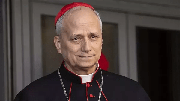 حفنة من الطغاة.. بابا الفاتيكان ينتقد القادة الذين يستغلون الدين لتبرير الحروب