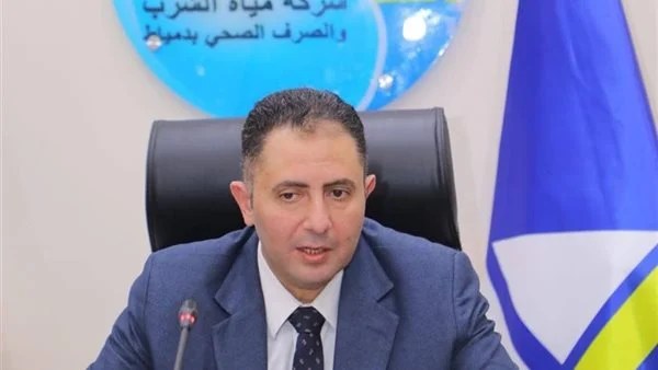 محافظ دمياط يناقش خطط تنفيذ مشروعات مياه الشرب والصرف الصحي 