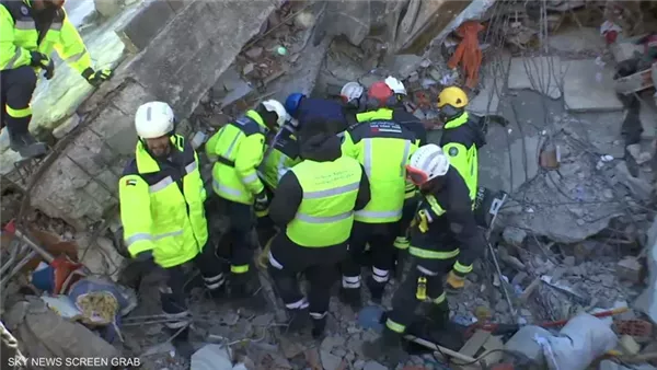 الجارديان: 1045 قتيلًا في إيران جراء الحرب الجارديان: 1045 قتيلًا في إيران جراء الحرب