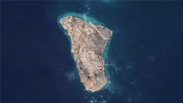 الحرس الثورى يحذر: استهداف جزيرة خارك سيغير معادلة أسعار الطاقة فى العالم