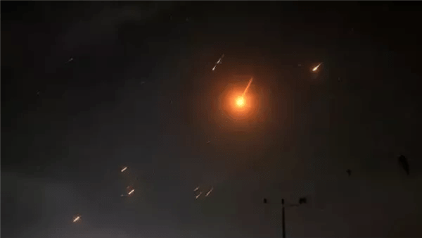 عاجل.. الجيش الأمريكى يعلن استهداف مواقع صواريخ إيرانية قرب مضيق هرمز