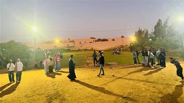 إقبال ملحوظ على حدائق ومتنزهات الوادي الجديد في أول أيام عيد الفطر 