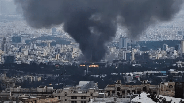 عاجل.. الجيش الإسرائيلى: نهاجم أهدافا في أنحاء العاصمة الإيرانية طهران