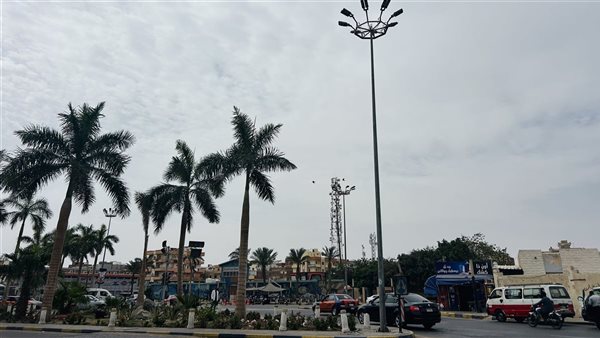 سحب منخفضة تغطي سماء الغردقة وتحذيرات من تقلبات مفاجئة في الطقس