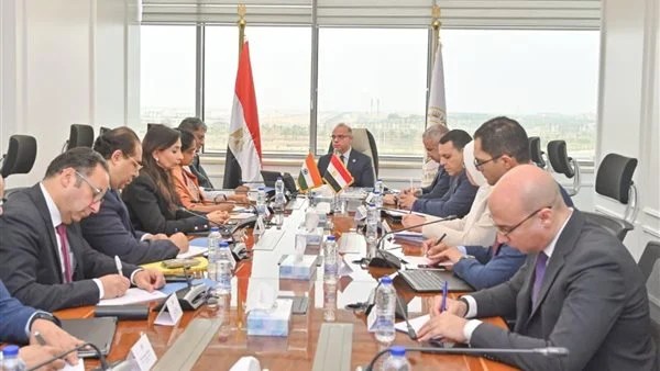 وزير الاستثمار يبحث مع السفير الهندي تعميق الشراكة الاقتصادية وزيادة التبادل التجاري