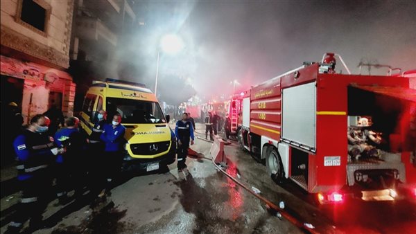 إصابة 3 أشخاص بحروق متفرقة واختناق في حريق مبنى بالصالحية الجديدة