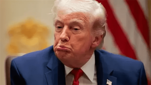 ترامب تعليقا على تحطم مقاتلتين أمريكيتين بإيران: نحن الآن في حالة حرب