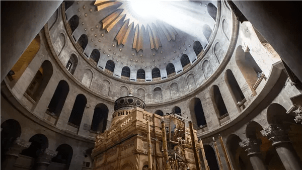 رئيس الكنيسة الأسقفية يترأس صلاة عيد القيامة بمركز الإصلاح والتأهيل رئيس الكنيسة الأسقفية يترأس صلاة عيد القيامة بمركز الإصلاح والتأهيل