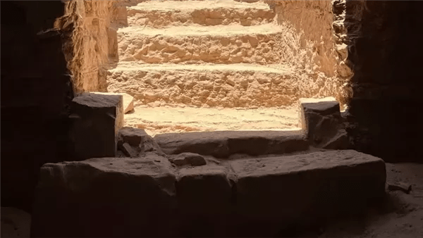 رئيس قطاع الآثار: العثور على مقابر تعود للعصرين اليوناني والروماني بالمنيا 