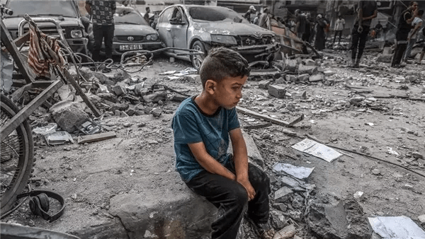 حقوق الطفل بالأمم المتحدة: العيادات المتنقلة شريان حياة للأطفال في غزة وسط دمار واسع