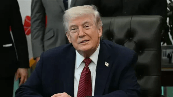 ماذا يعنى تمديد ترامب الهدنة مع إيران؟