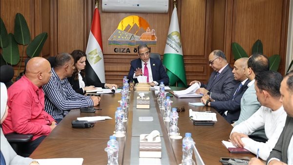 محافظ الجيزة يُعلن الانتهاء من رصف 64 شارعًا بالإنترلوك