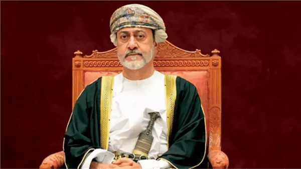 سلطان عمان يبحث جهود الوساطة مع وزير خارجية إيران