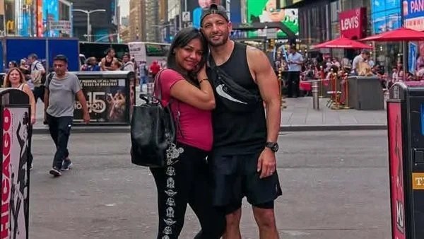 ​مامي ودادي.. قصة إعلان أسماء أبو اليزيد مفاجأة للجمهور من أمريكا (صور) 