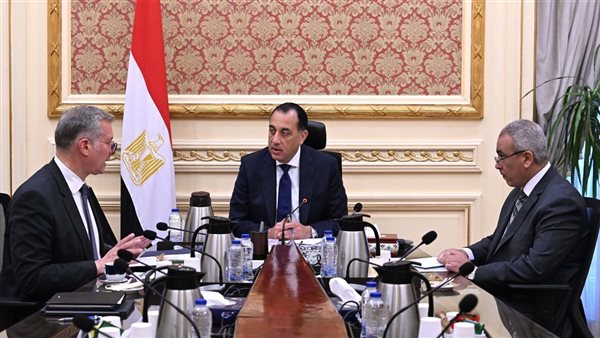 رئيس الوزراء يلتقي وزير البترول لمتابعة عددٍ من ملفات العمل