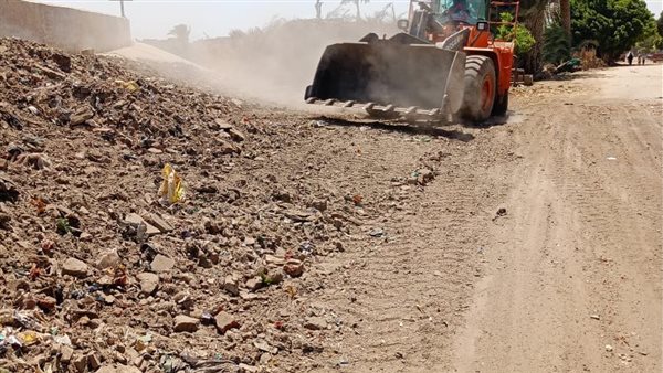 رفع أكثر من 200 طن مخلفات بقرية شريف باشا مركز بني سويف
