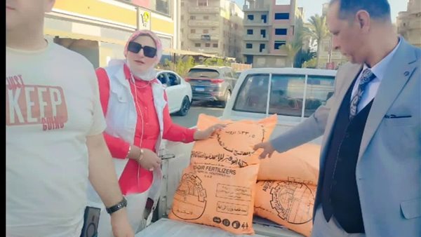 ضبط نصف طن أسمدة محظور تداولها في دمياط 