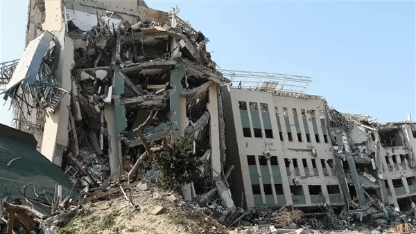 جهات حكومية بقطاع غزة تحذر من خطر انهيار خدمات المياه والصرف الصحي جهات حكومية بقطاع غزة تحذر من خطر انهيار خدمات المياه والصرف الصحي