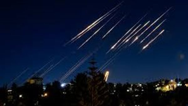 إيران تستهدف إسرائيل بالصواريخ.. ماذا تحمل الساعات القادمة للمنطقة؟ إيران تستهدف إسرائيل بالصواريخ.. ماذا تحمل الساعات القادمة للمنطقة؟