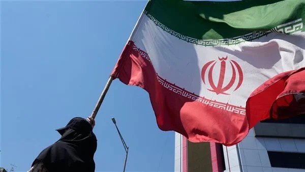 عاجل.. إيران تنفي فرض قيود جوية.. وتتوعد برد قاسٍ على إسرائيل
