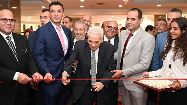 وزير الصناعة يفتتح معرض تكنوبرنت الدولي الثالث عشر المتخصص في صناعات الطباعة والتغليف 