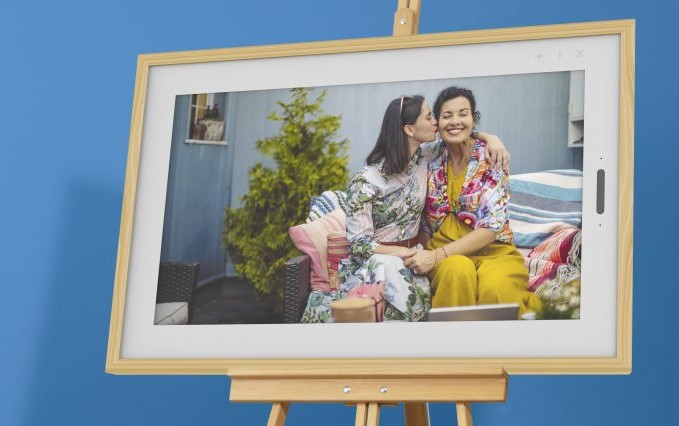 Lenovo Unveils 21 5 Smart Frame Wall Screen For Displaying Digital Images And Artwork Digital Photography Review