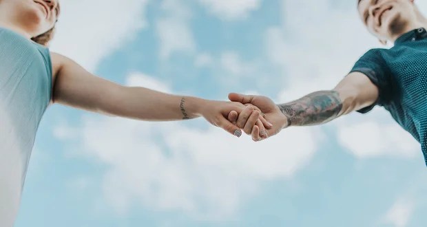 La relation libre est définie par l'absence de règles