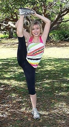 Jennette McCurdy Height, Weight, Age, Boyfriend, Bio & Family