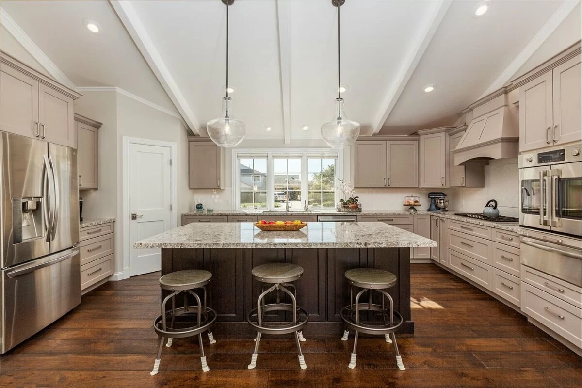 photo U Shaped Kitchen With Peninsula And Island dura supreme cabinetry
