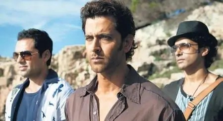 5-roles-that-showcase-farhan-akhtar's-versatility-zindagi-na-milegi-dobara
