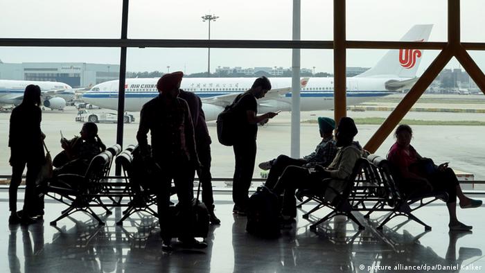 China Flughafen Peking (picture alliance/dpa/Daniel Kalker)
