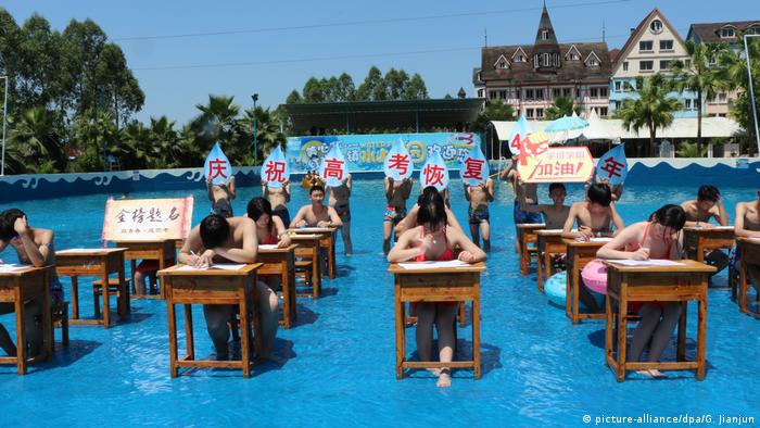 China Hochschulaufnahmeprüfung Gaokao (picture-alliance/dpa/G. Jianjun)